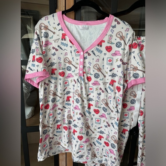 Taylor Swift eras pajamas set short sleeve tee pants joggers tour albums print - Picture 12 of 13